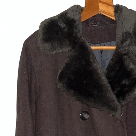 Brown faux fur double breasted coat - Picture 2 of 3